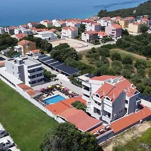 4* Aparthotel Plat